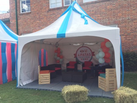 Alquiler pagoda 4x4m con piso plastico